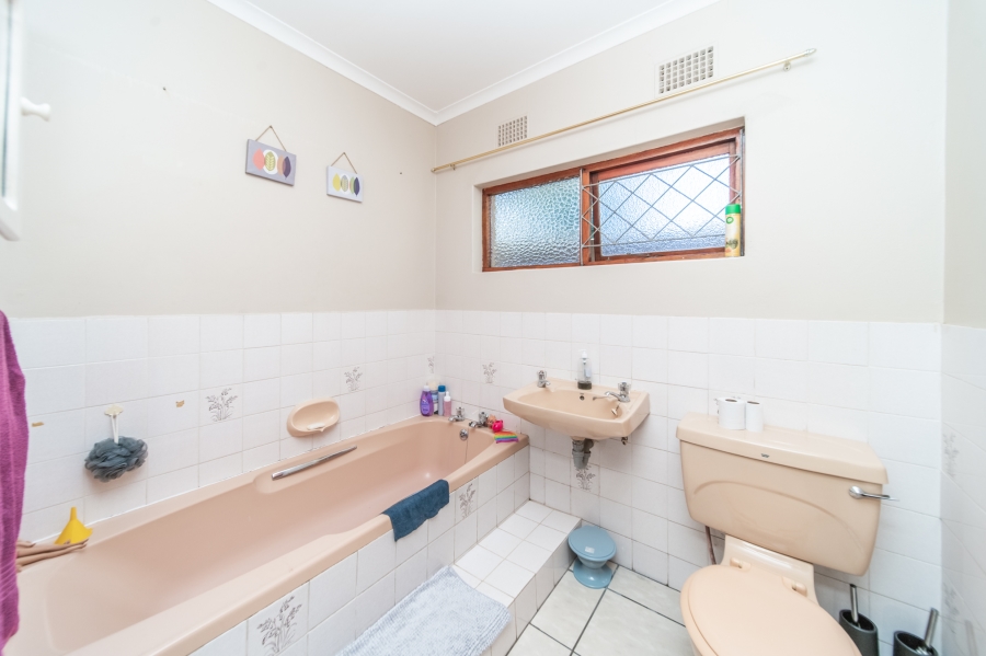 3 Bedroom Property for Sale in Bonza Bay Eastern Cape